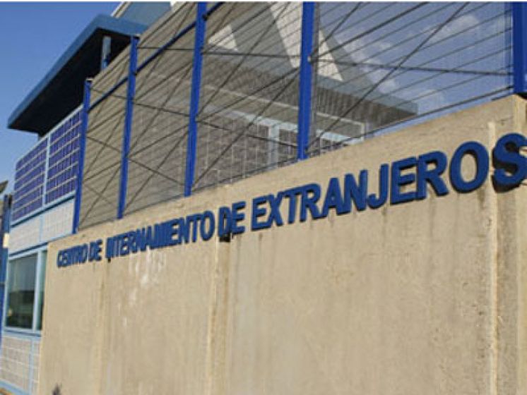 CIUDADANOS PIDE AL GOBIERNO SEGURIDAD PRIVADA EN LOS CIE