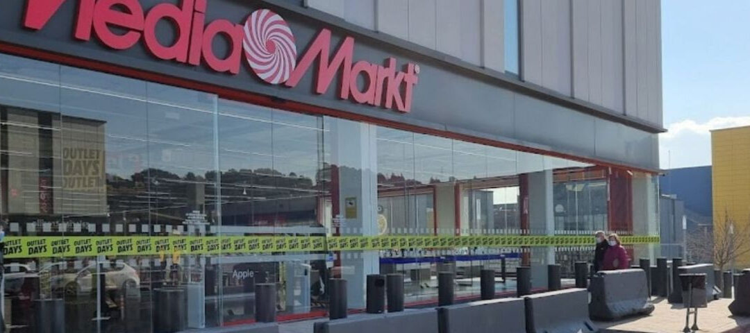 Muere un vigilante tras un intento de robo en un MediaMarkt
